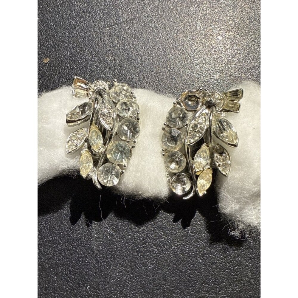 Vintage Lisner Clear Rhinestone Earrings Clip On Baguette Cocktail signed